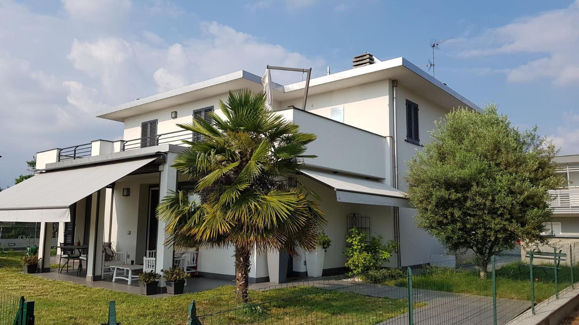 Black And White B&B Urgnano Exterior foto
